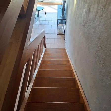 Duplex Avec Balcon A 2 Min De La - Fr-1-482-103 *